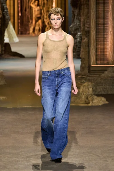 Look 42